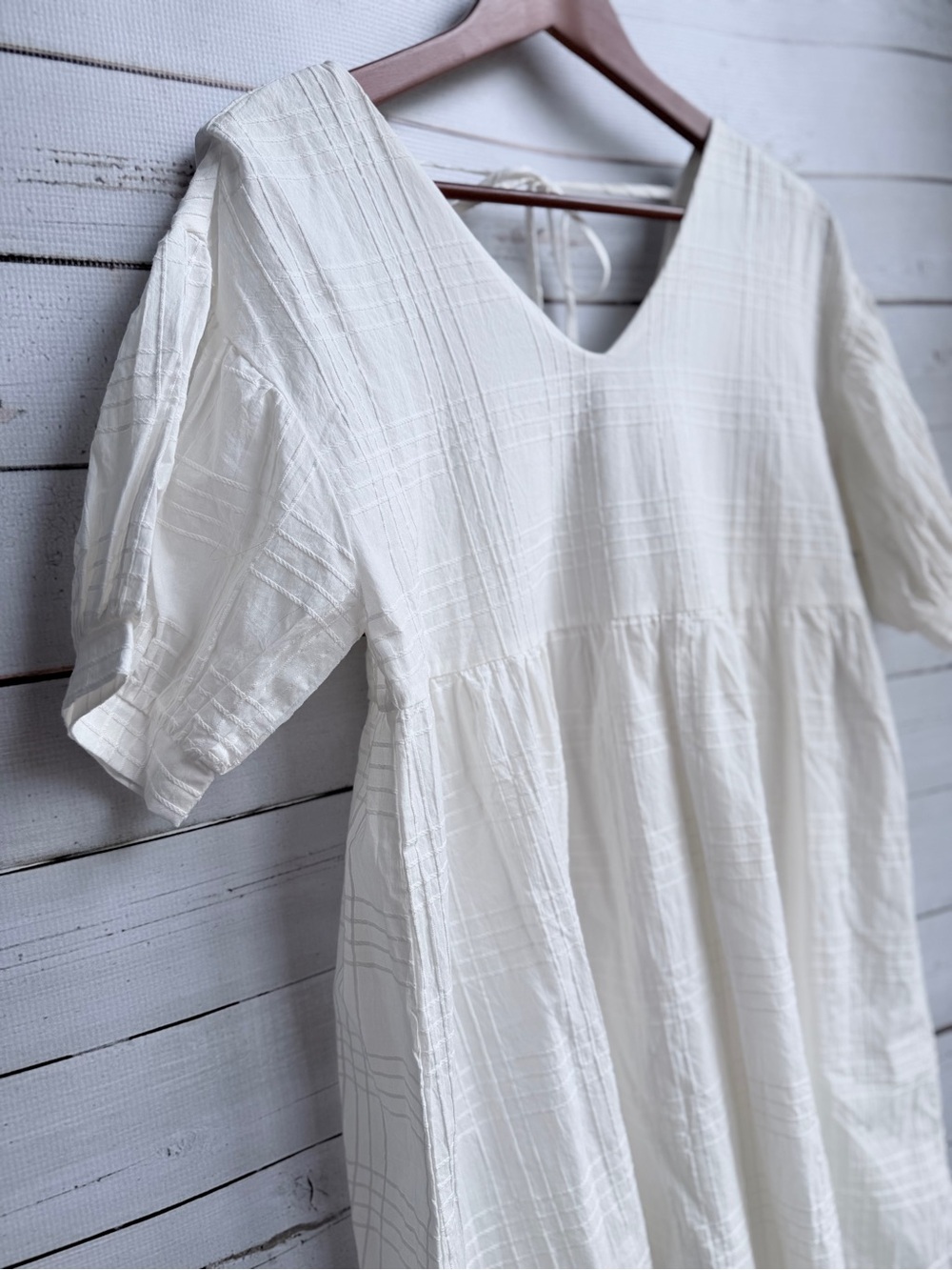 ANDREE BY UNIT White V-Neck Puff Sleeve Mini Sundress - Picture 4 of 7